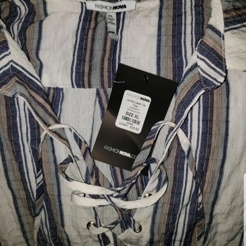 blouse - Picture 2 of 3